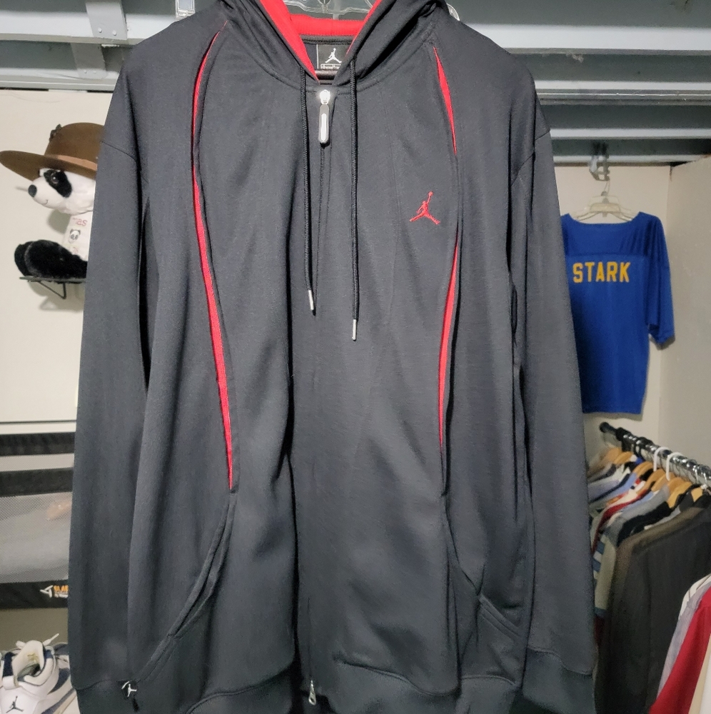 Jordan warm up suit